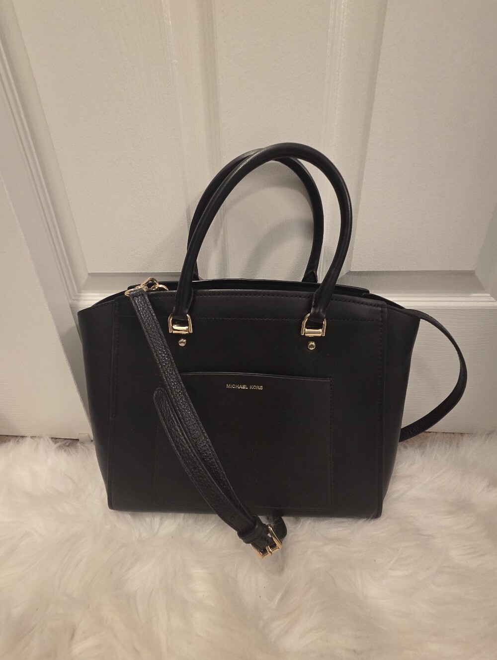 Michael Kors Black NWOT Leather Satchel with Removable Strap With Floral Back.